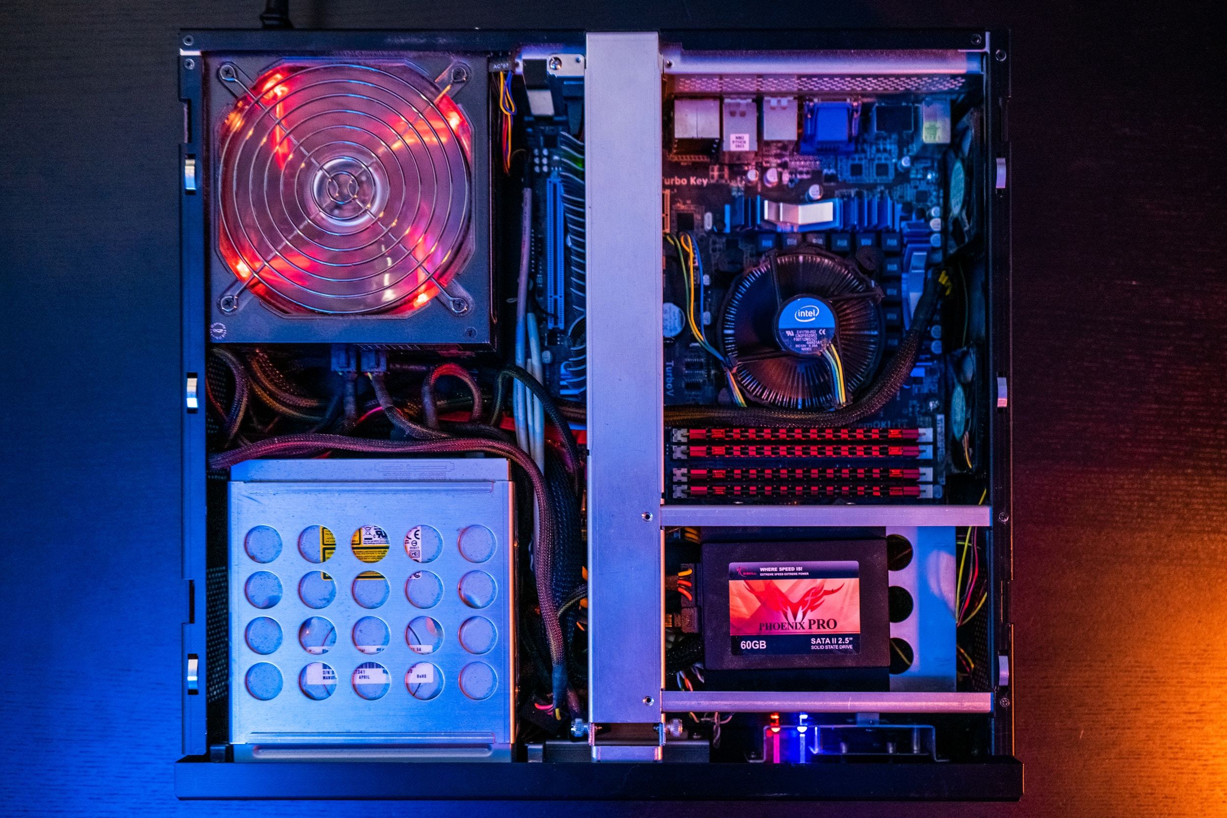 SSD বনাম HDD - স্টোরেজ ডিভাইসের তুলনামূলক বিশ্লেষণ