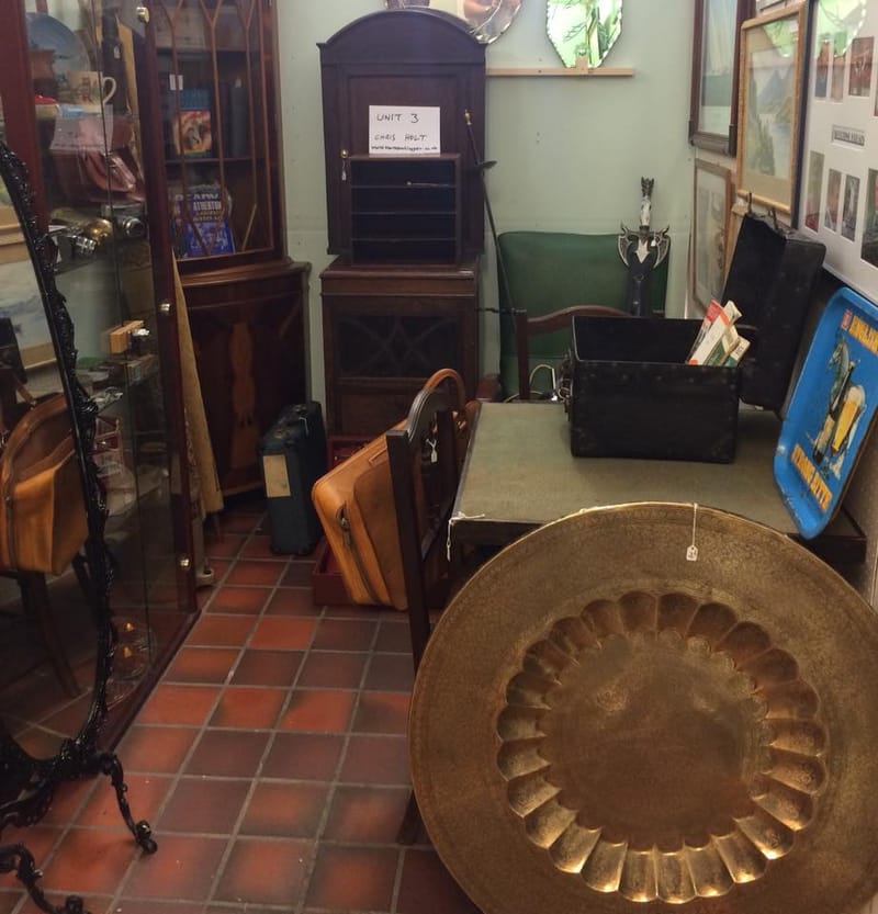Atherton Antique & Collectables Centre A collection of independent dealers buying and selling