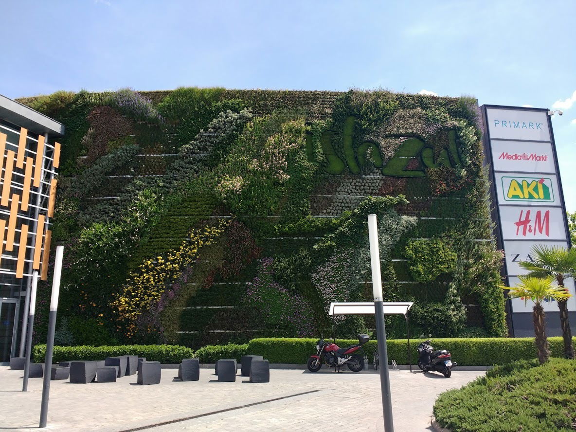 Jardín Vertical Centro Comercial Islazul, Madrid terminado