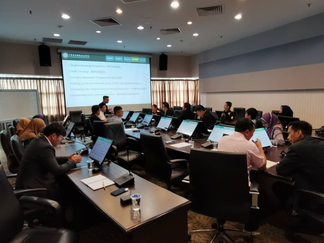 Leading GuangXi Tech University to visit Universiti Tun Hussein Onn Malaysia (UTHM)