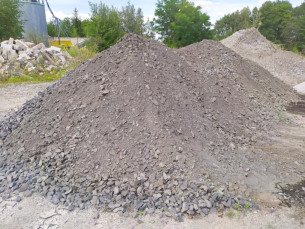 Eine große Auswahl an Zuschlagstoffen und Sanden