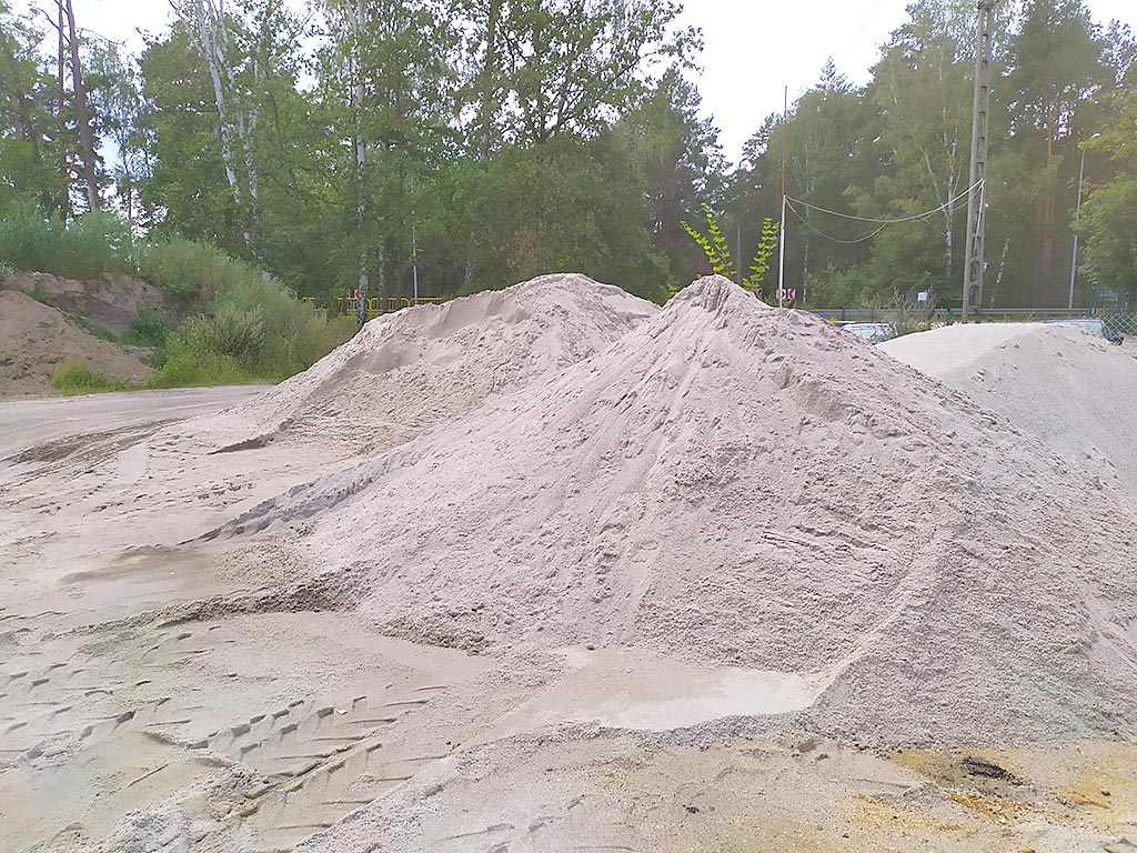 Eine große Auswahl an Zuschlagstoffen und Sanden