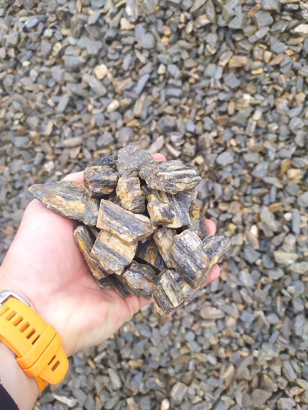 Eine große Auswahl an Zuschlagstoffen und Sanden