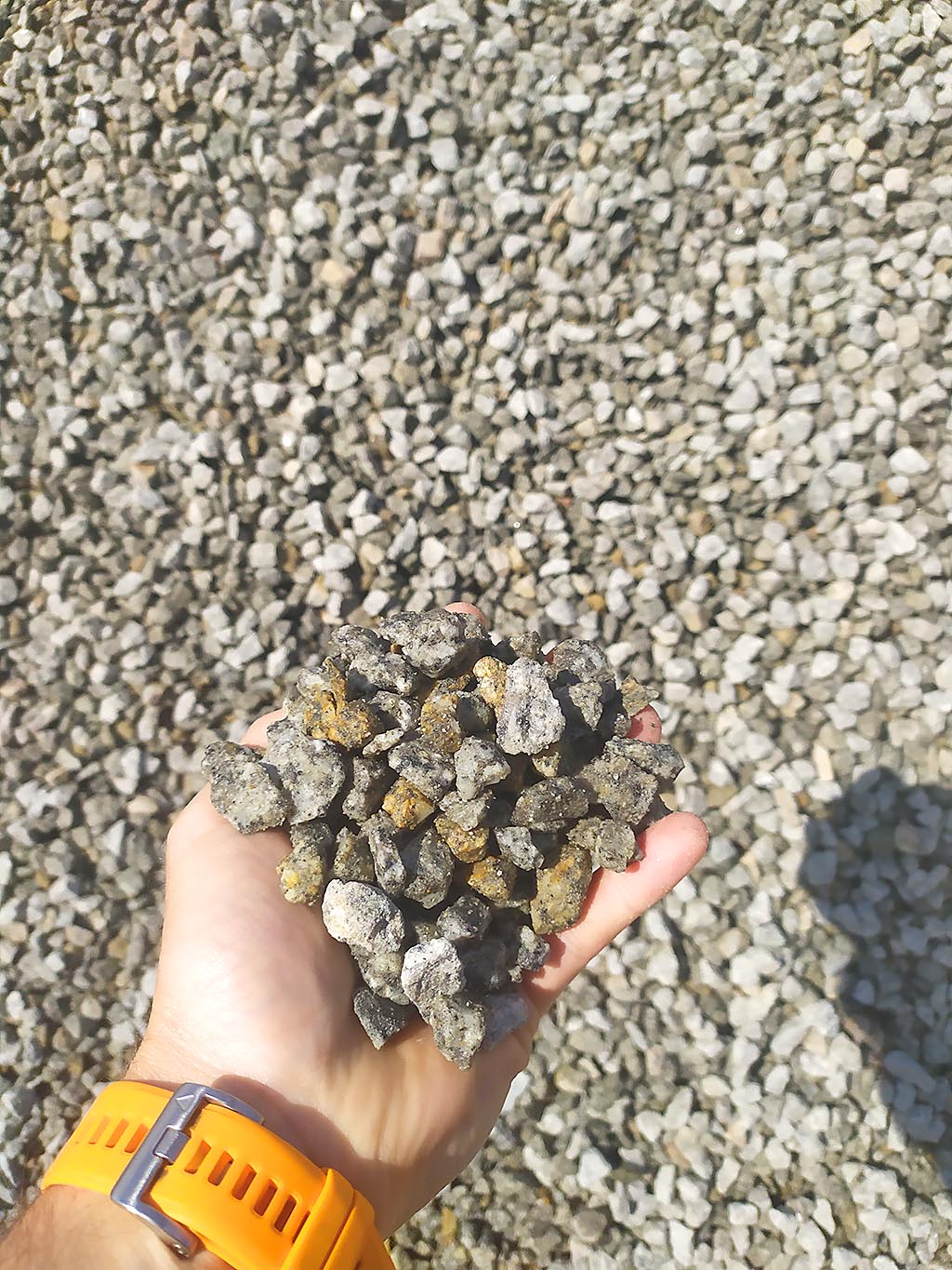 Eine große Auswahl an Zuschlagstoffen und Sanden